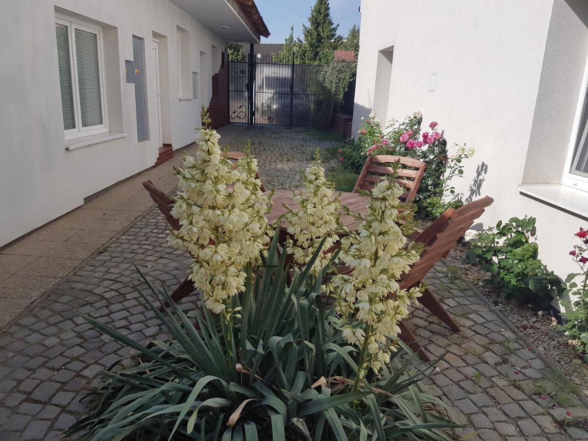 Olomouc New2 Apartment Bagian luar foto