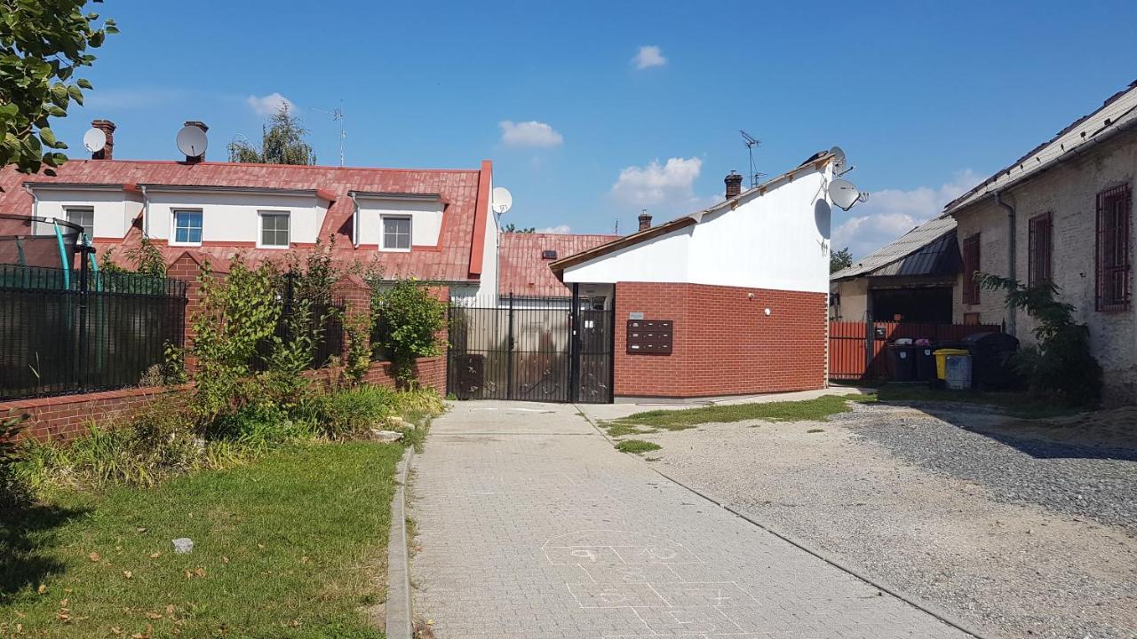 Olomouc New2 Apartment Bagian luar foto