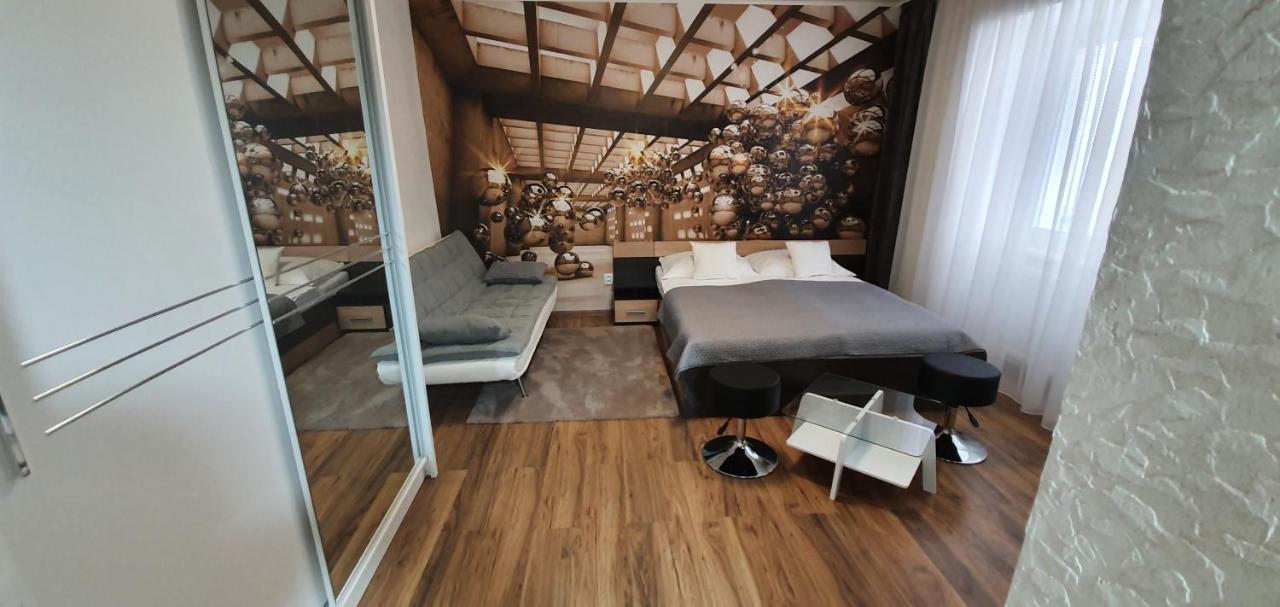 Olomouc New2 Apartment Bagian luar foto