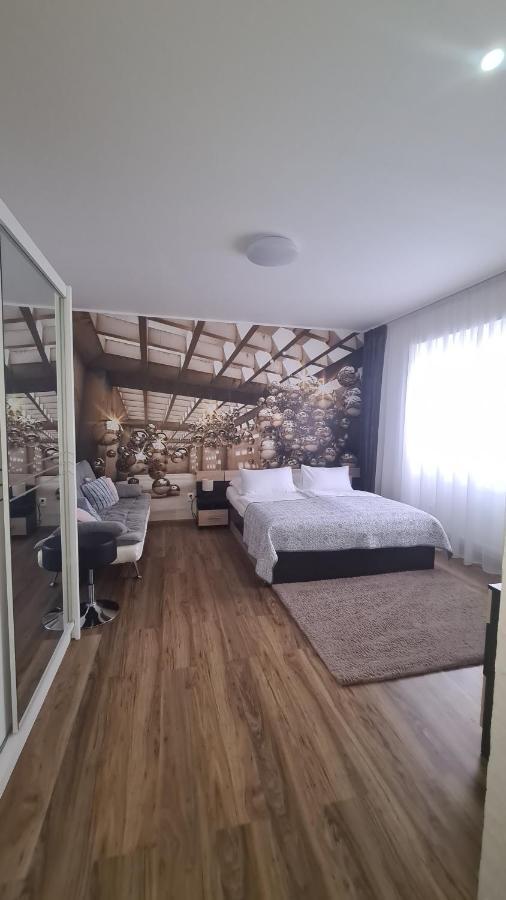 Olomouc New2 Apartment Bagian luar foto